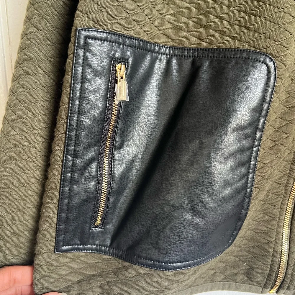 Jones New York Olive Quilted Jacket with Faux Leather Pockets Size Large Classic